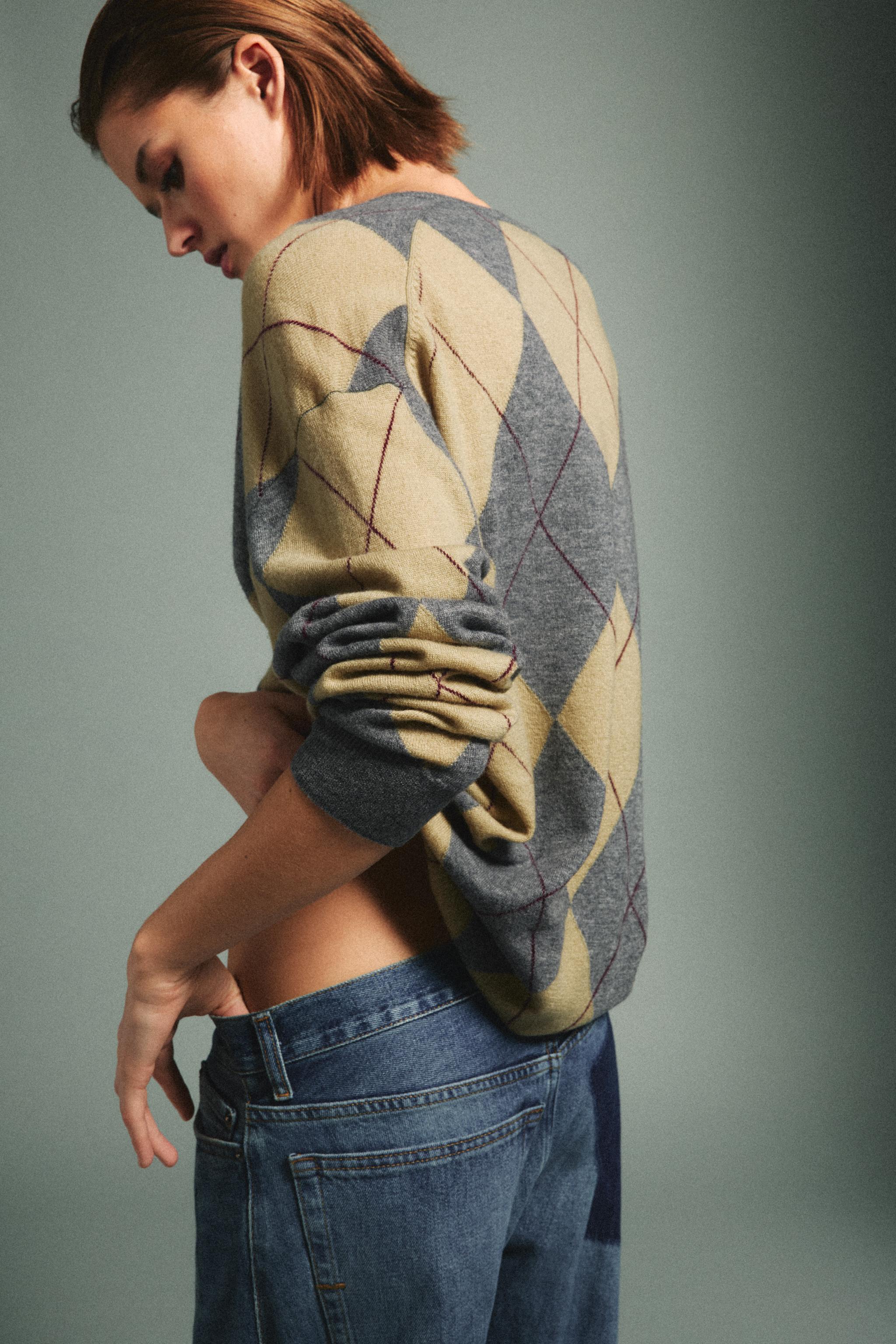 100% WOOL DIAMOND JUMPER